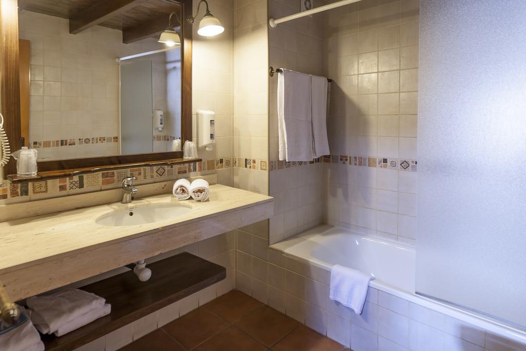 Hotel Fonda Merce Llivia Zimmer foto