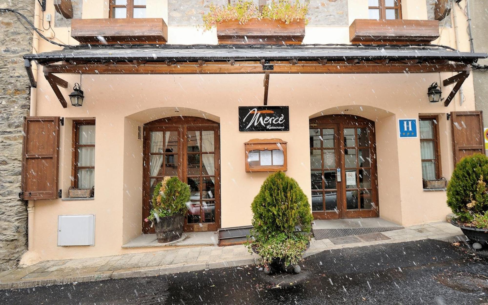 Hotel Fonda Merce Llivia Exterior foto