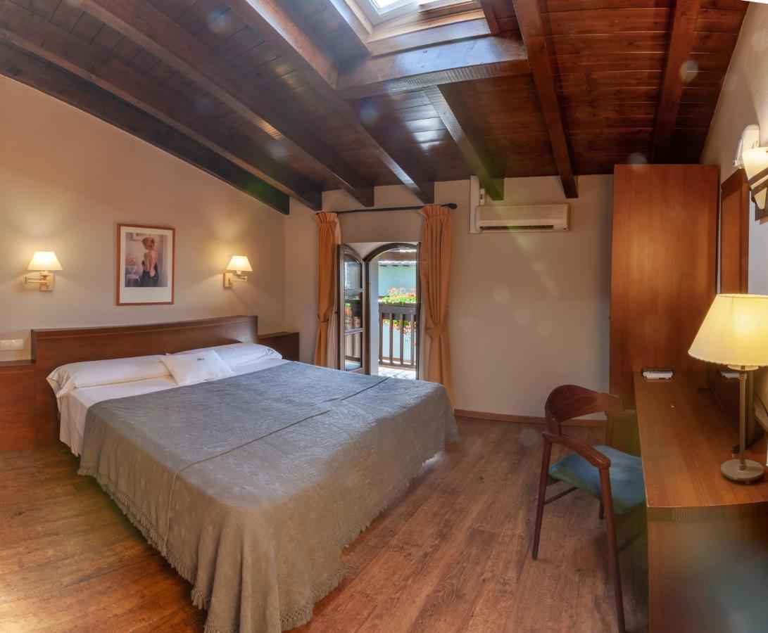 Hotel Fonda Merce Llivia Exterior foto